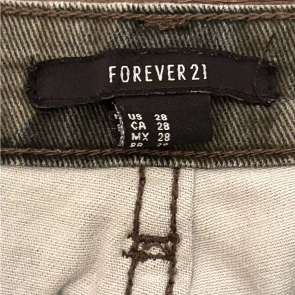 Forever Skinny women camouflage jeans.
Size 28 - Picture 3 of 3